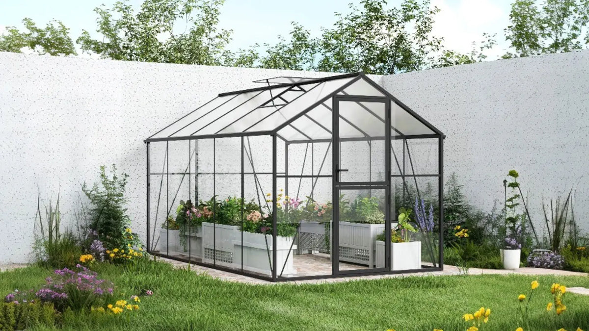 Greenhouses 25 m² and larger